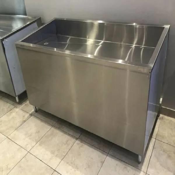 Commercial Metal Fish Display Unit