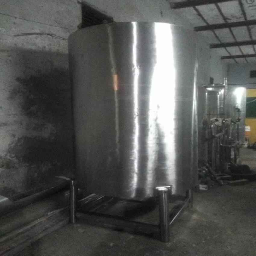 2000 Ltr SS Dairy Water Storage Tank