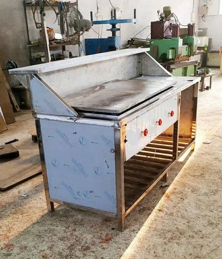 Modern Hotel Dosa Counter