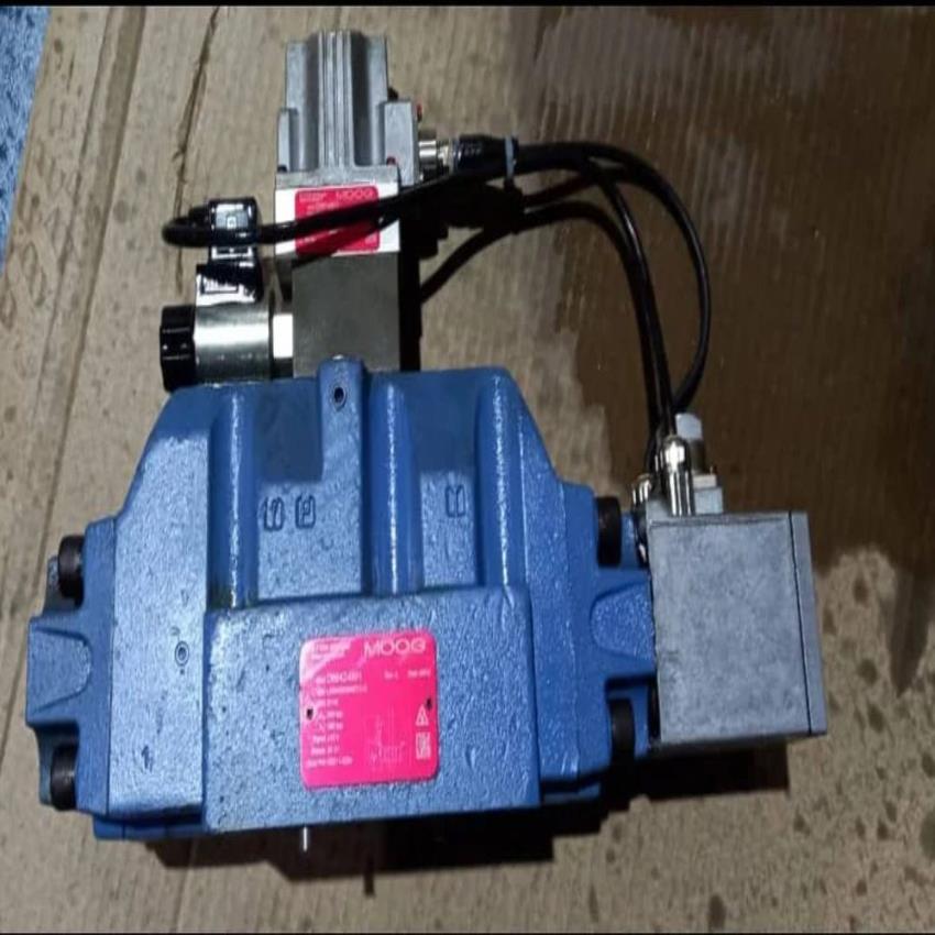 Moog Hydraulic Servo Valve, 5 inch