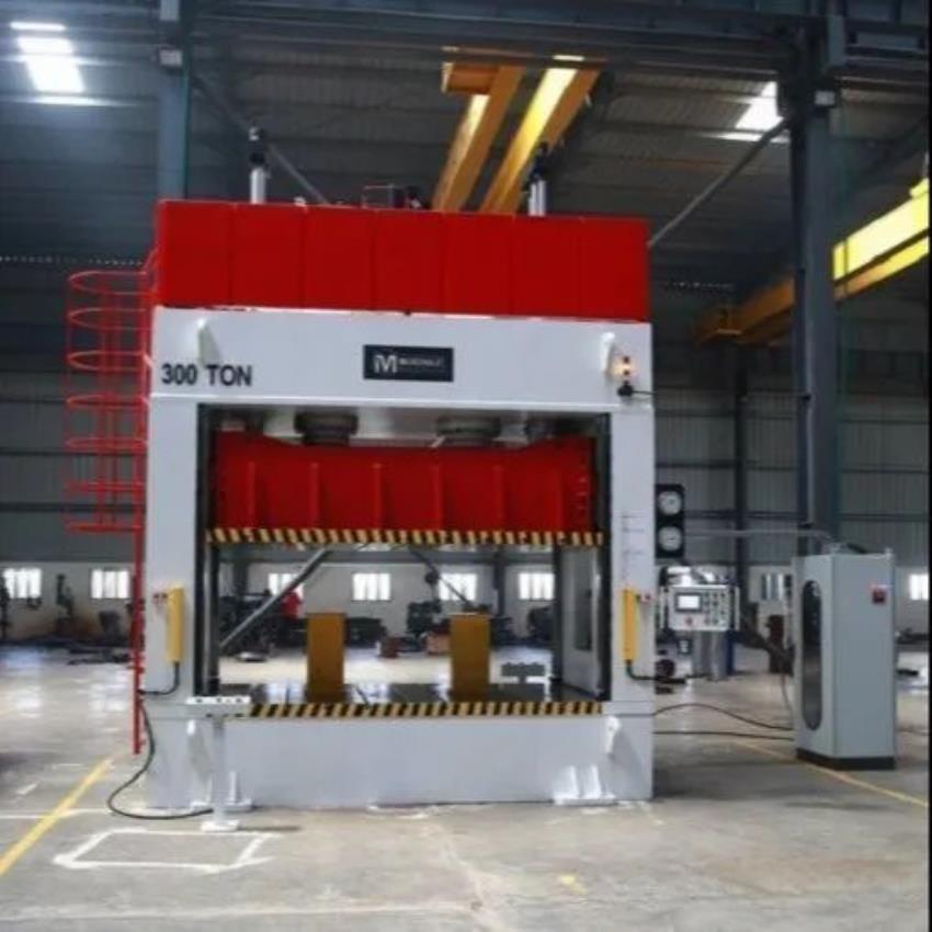Moulding Hydraulic Press, 4000 Tons Capacity