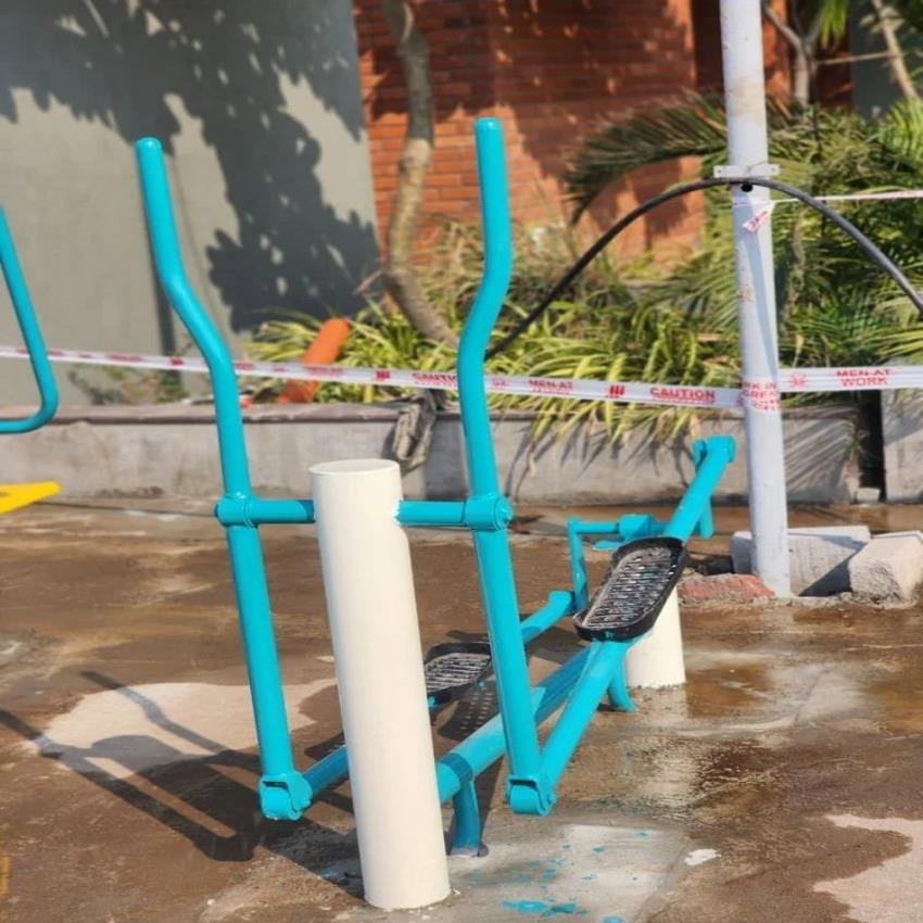 Outdoor Manual CrossTrainer