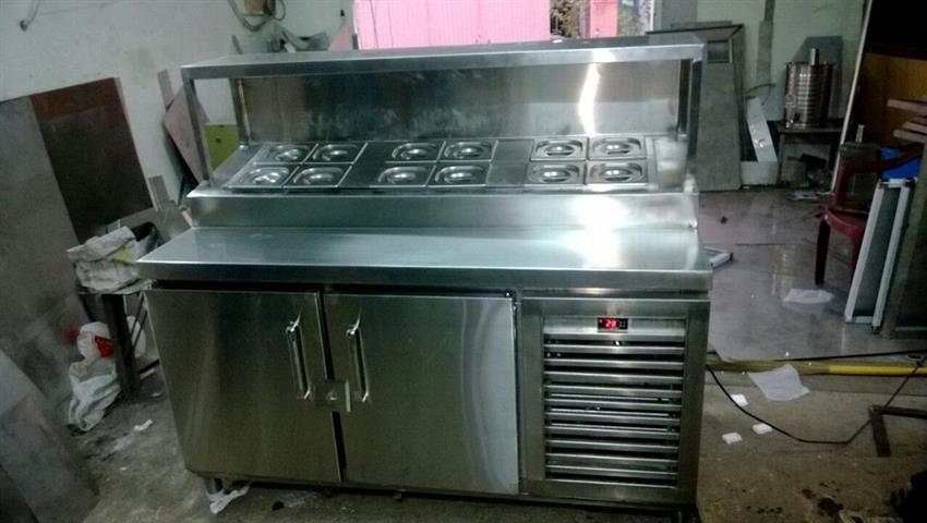 Open Pizza Preparation Station