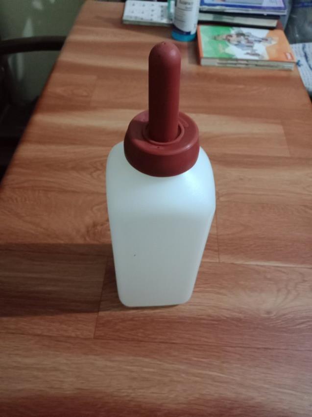 Plastic Calf Feeder Bottle 1 Liter
