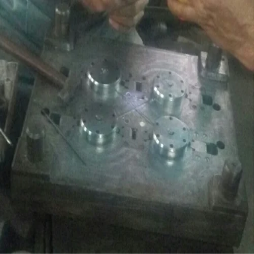 Plastic Electrical Die