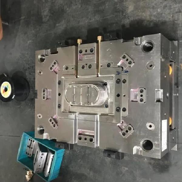 Precision Vertical Injection Mould