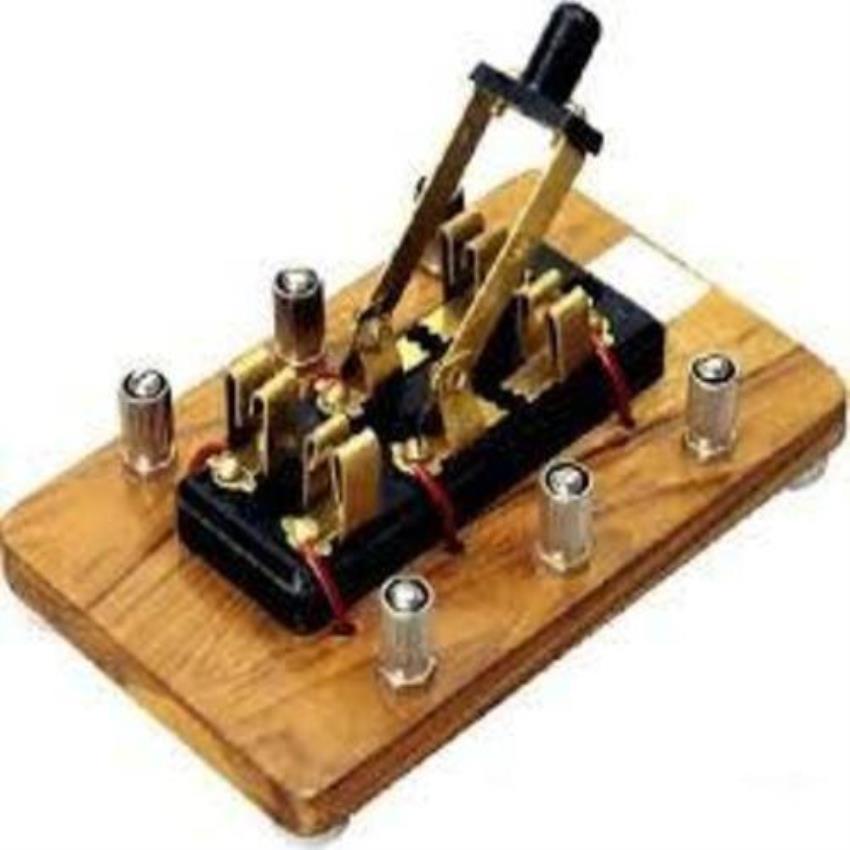 PSAW Wooden D.P.D.T. Laboratory Switch