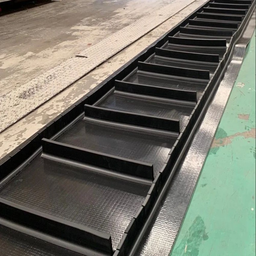 PVC Cleated Conveyor Belt, 10mm Thickness