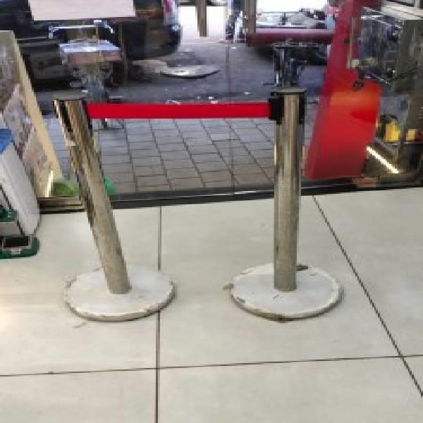 Floor Mount Queue Manager