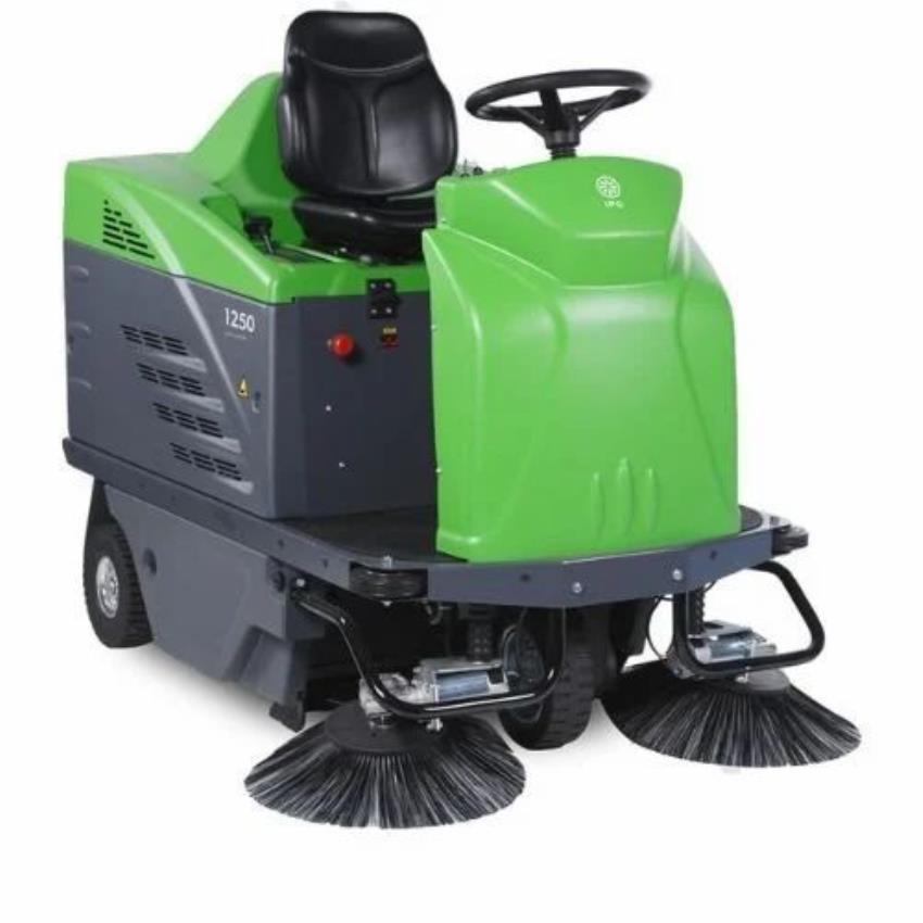 IPC Ride-On Sweeper 1250 E
