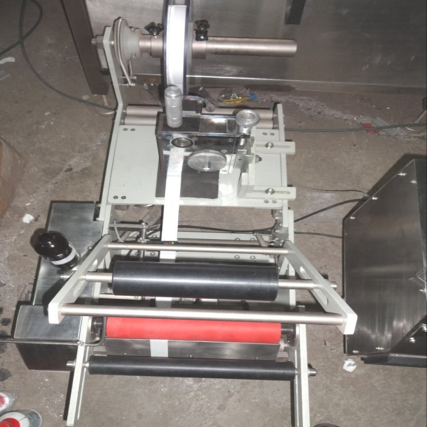 Semi-Auto Round Flat Sticker Label Machine