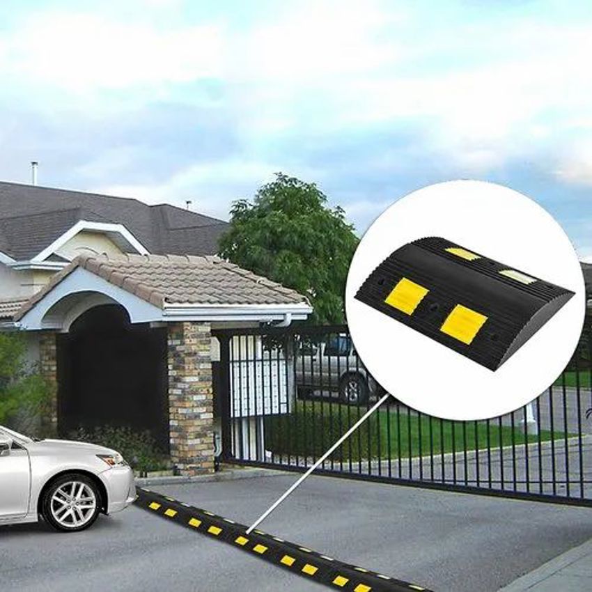 Rubber Black PVC Traffic Calming Barrier