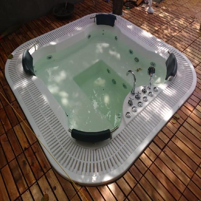 Salsa Rectangular Spa Tub
