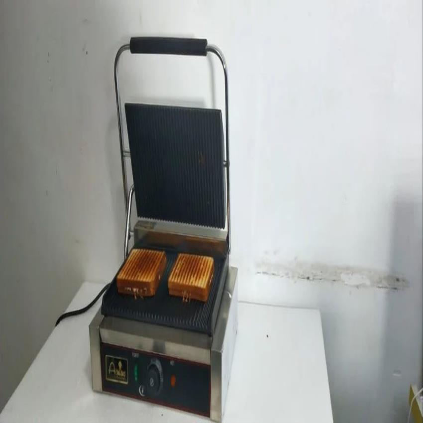 Commercial Sandwich Griller Machine