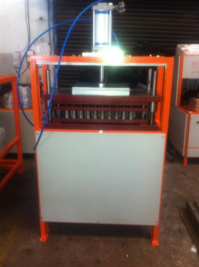 Semi-Automatic Pneumatic Blister Cutter IP-HPCM-4540