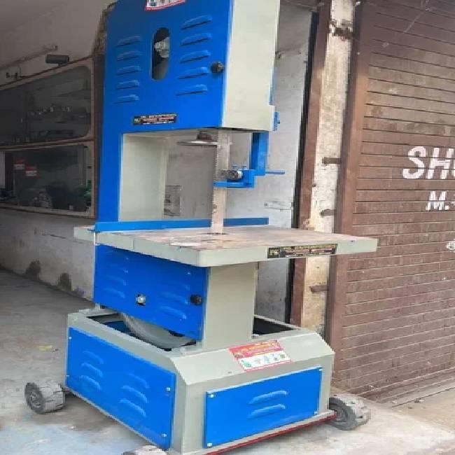 Semi-Automatic Randa Bandsaw