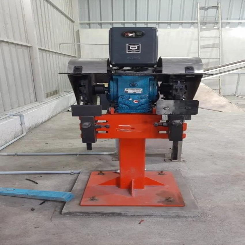 Semi-Automatic Coconut Deshelling Machine, 350 Nuts/Hr