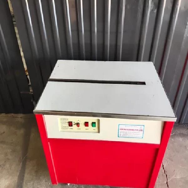 Box Strapping Semi Automatic Machine