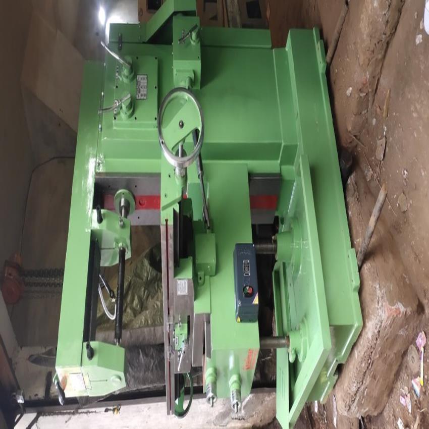 Universal Horizontal Vertical Milling Machine