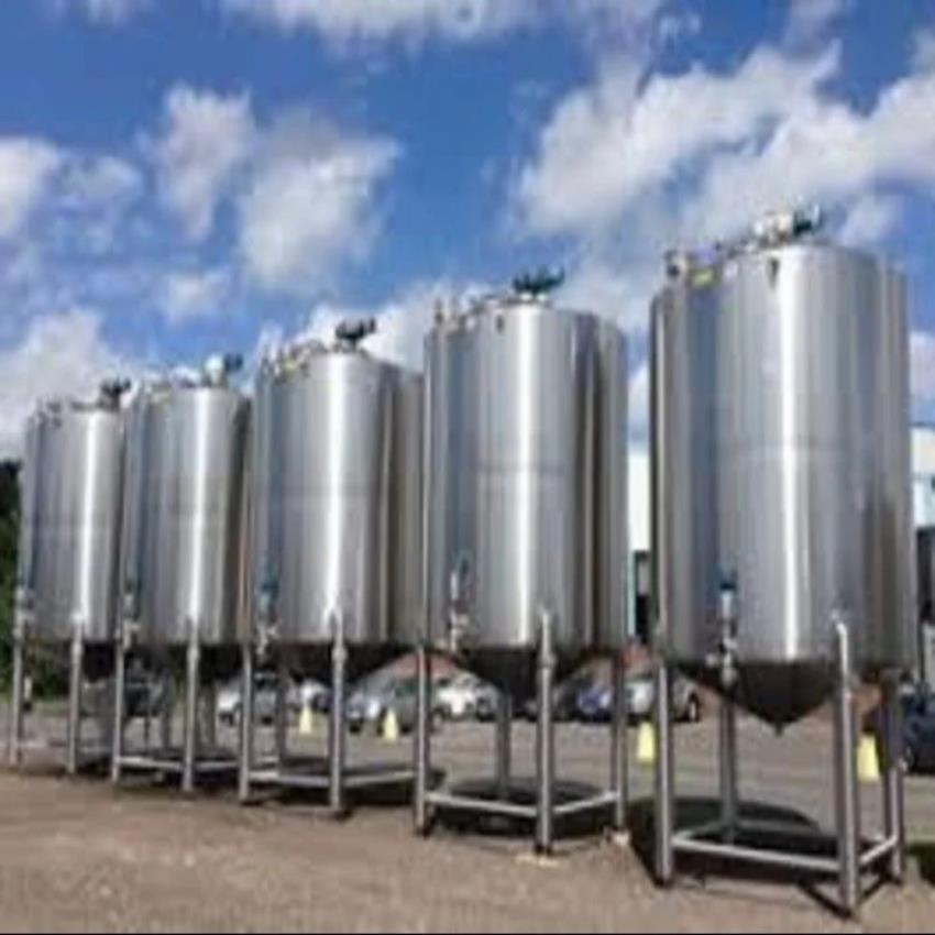 Silver Cylindrical Water Tank