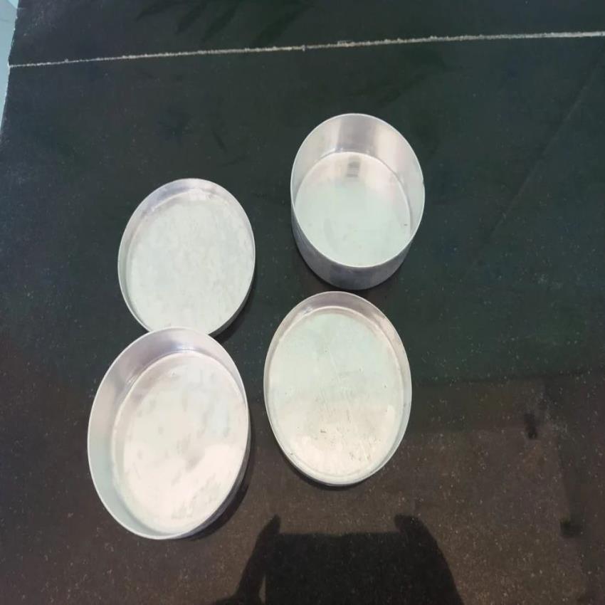 Silver Cylindrical Aluminum Moisture Cans