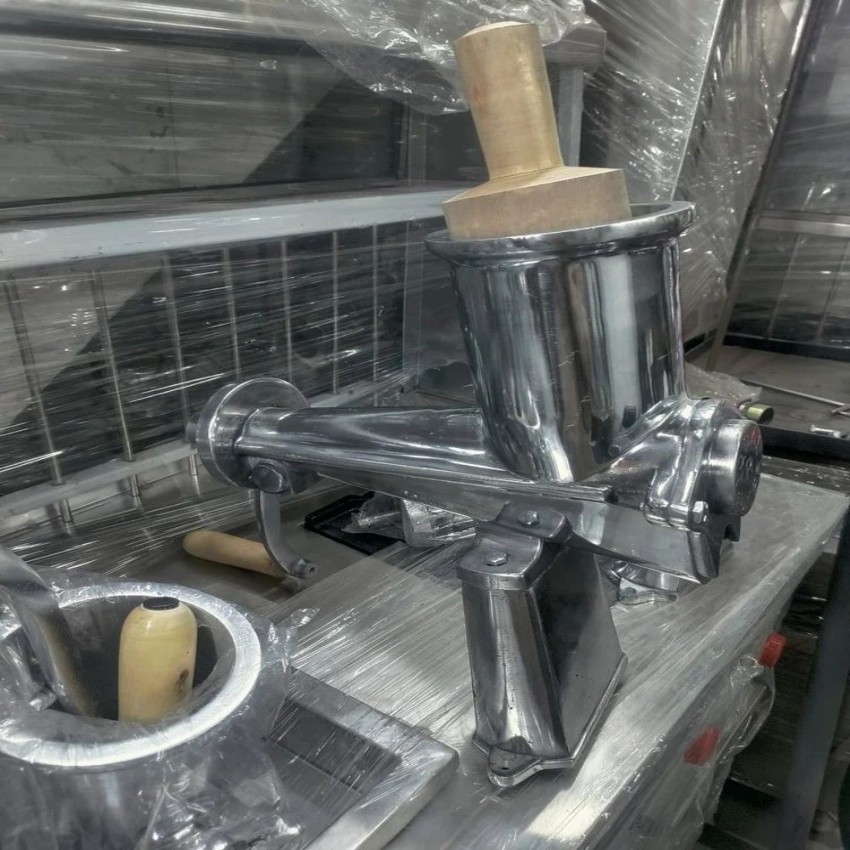 Silver Juice Vending Machine, 5 Liter Capacity