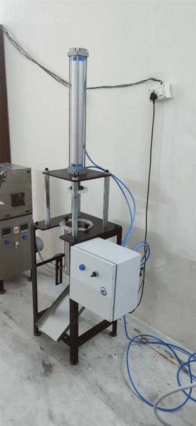 Hotel Dough Slicing Machine, 3000 Per Hour