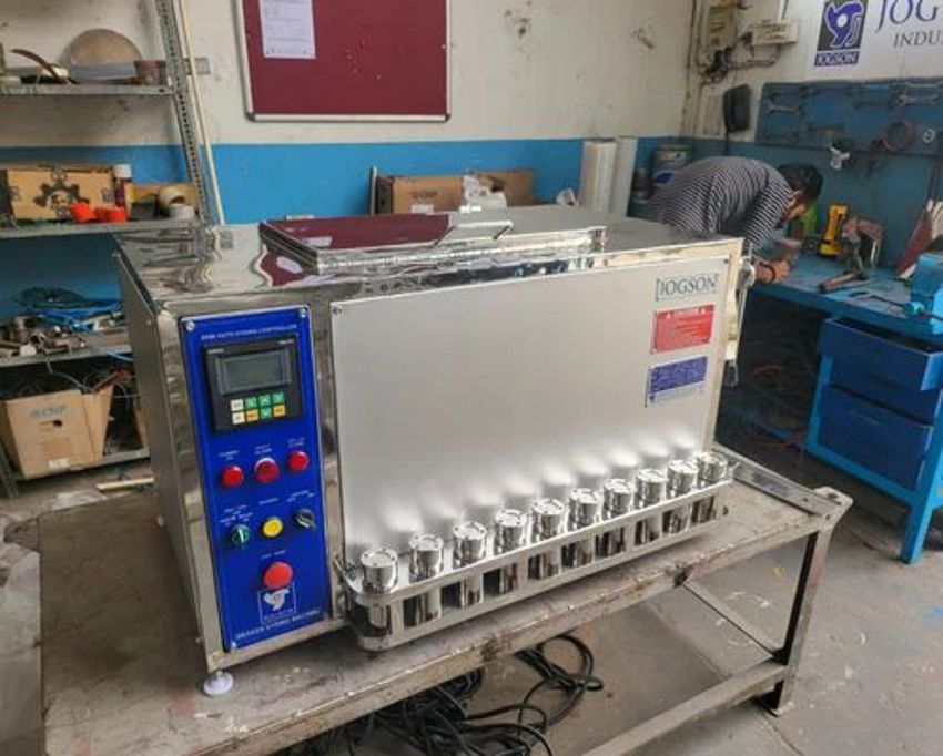 Square Beaker Dyeing Machine - Semi-Automatic