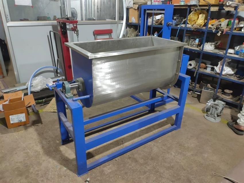 SS & MS 100 Kg Semi-Automatic Detergent Mixer