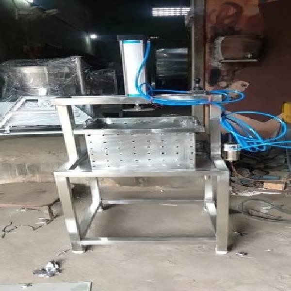 SS Pneumatic Paneer Press Machine
