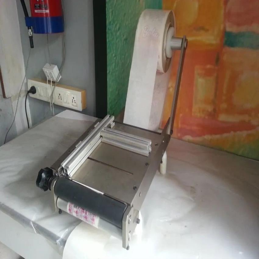 Manual Round Sticker Label Machine