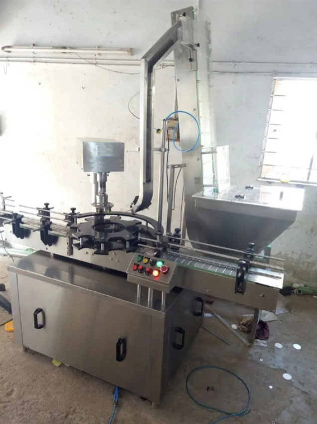 Automated Screw Capping Machine with Elevator