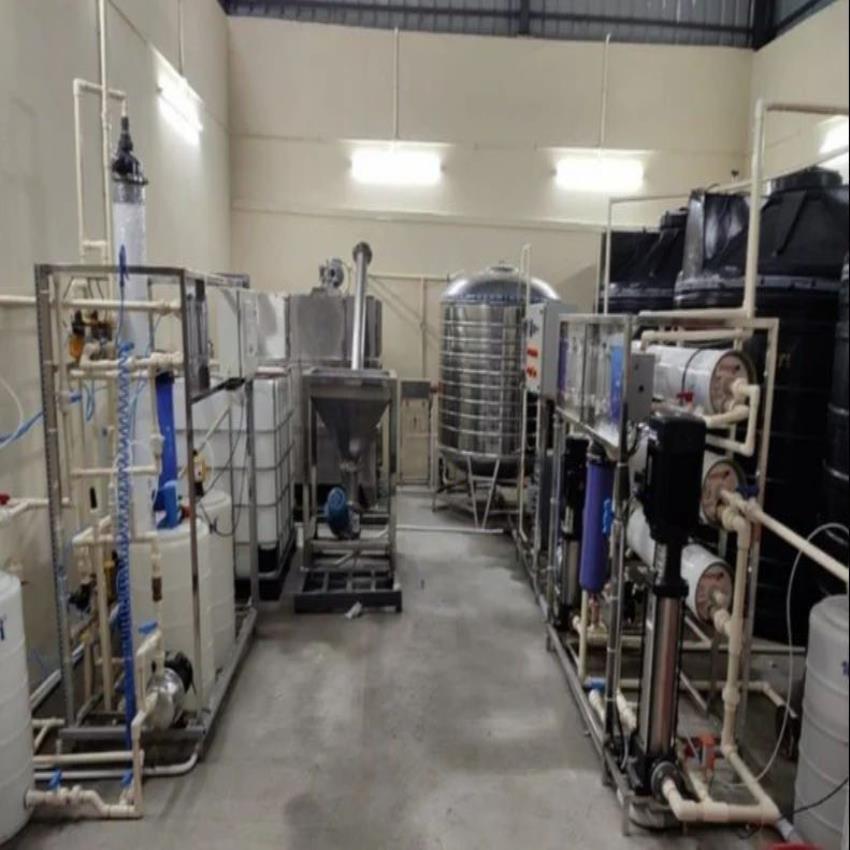 Stainless Steel Urea Plant, 500 kg/hr