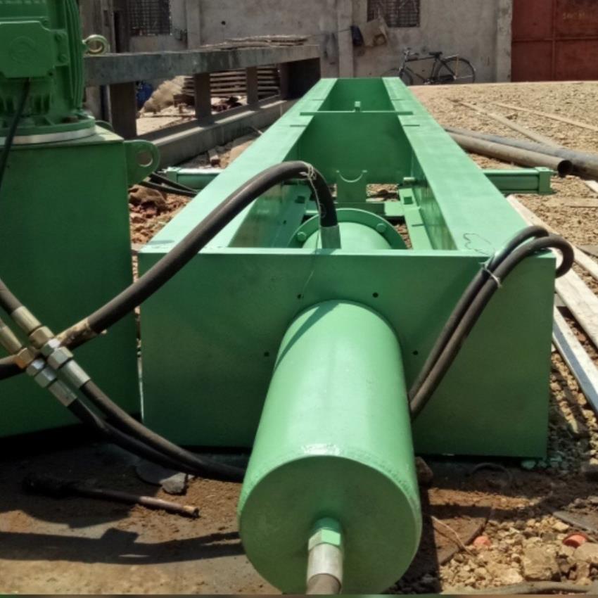 Street Light Pole Swaging Device, Semi-Automatic