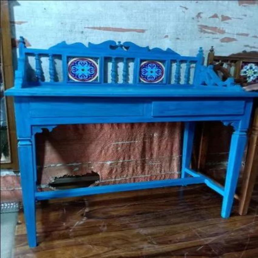 Student Writing Desk