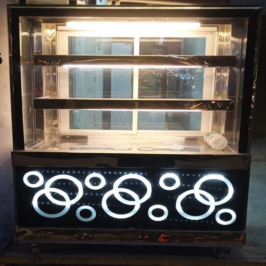 Restaurant Sweet Display Unit