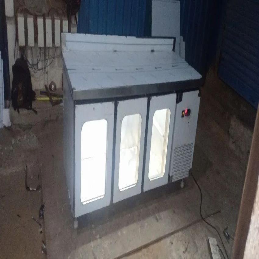 500L Stainless Steel Freezer, 3 Swing Doors