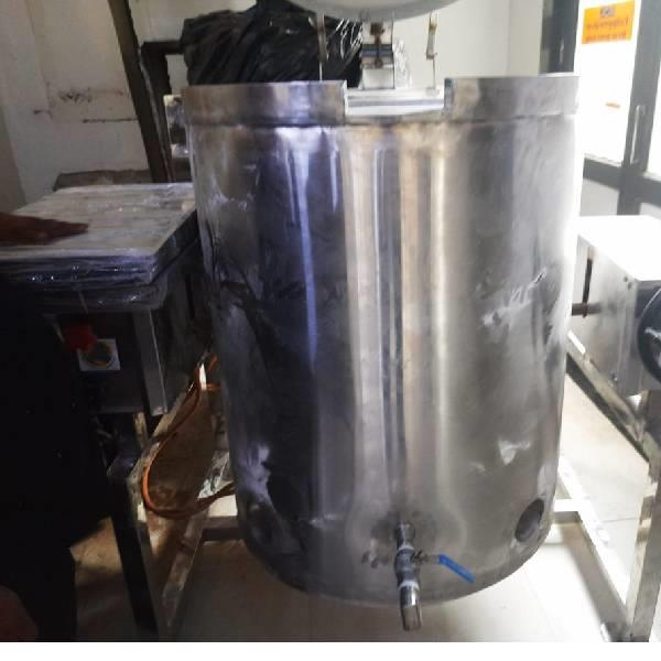 Commercial Tilting Boiling Pan