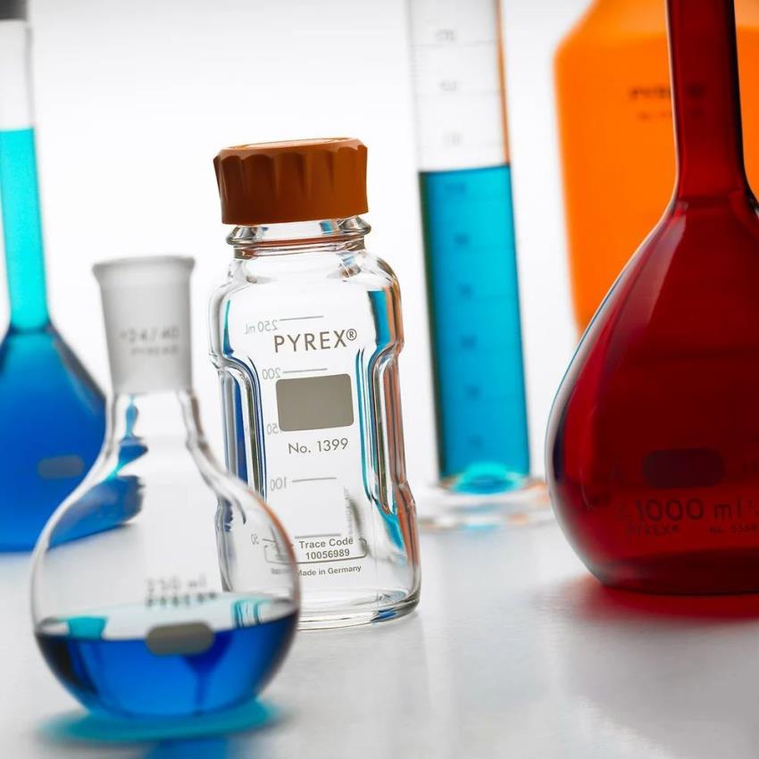 Transparent Glass Laboratory Bottle