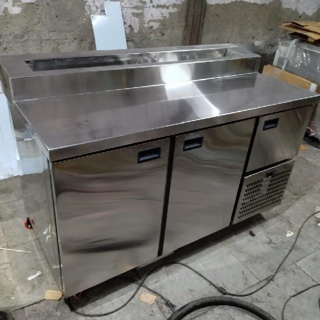 Two Door Countertop Freezer with Line