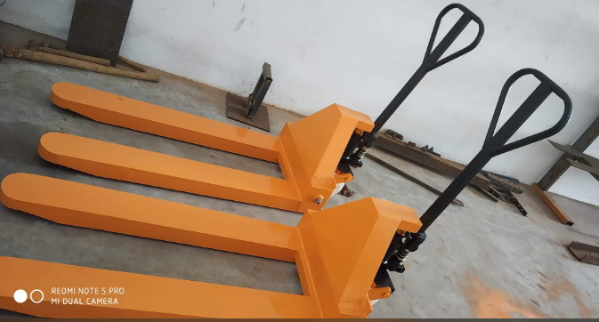 Unicorn Electric Stacker for Material Handling