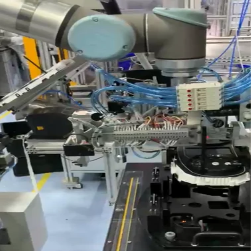 UR-Cobot Machine Tending Equipment