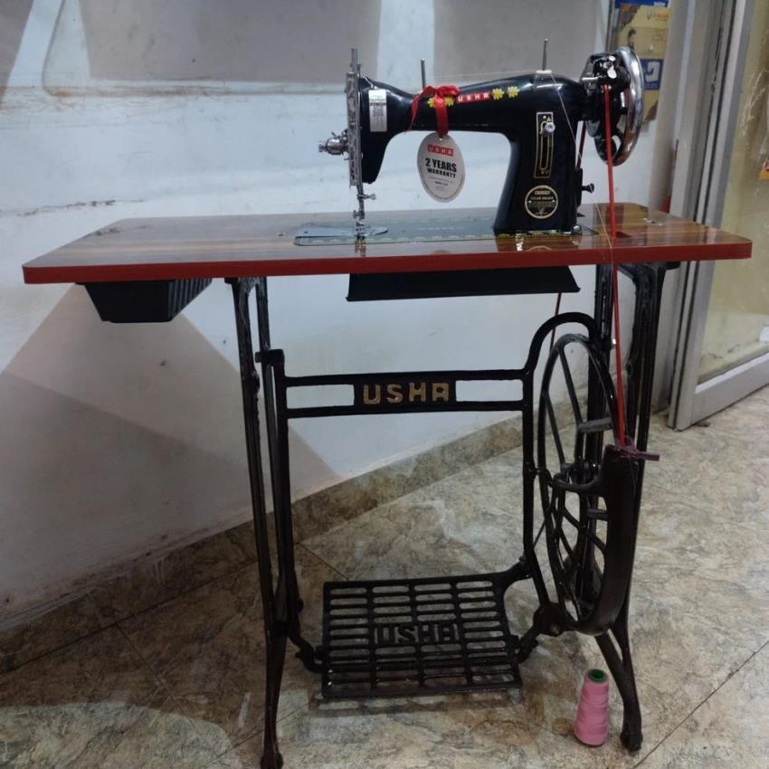 Usha Tailoring Machine Deluxe