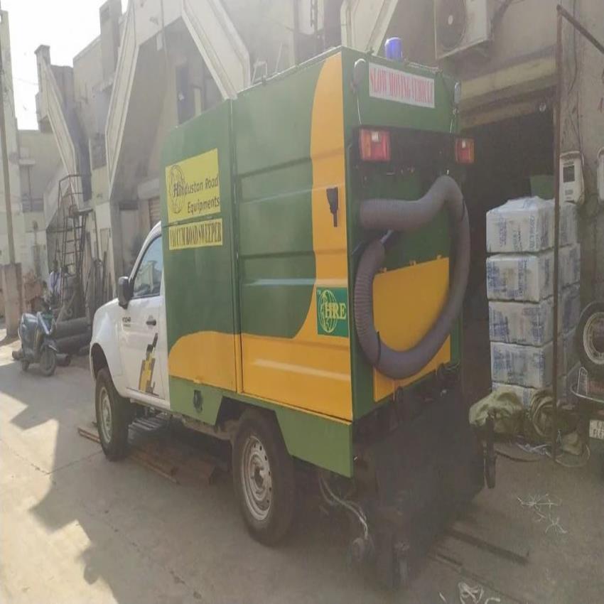 Vehicle Mounted Road Sweeper, 1200W