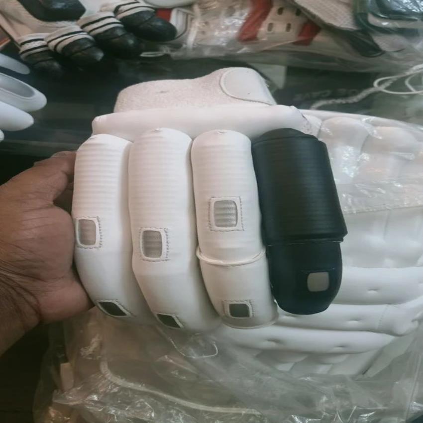 Velcro Batting Gloves, Medium