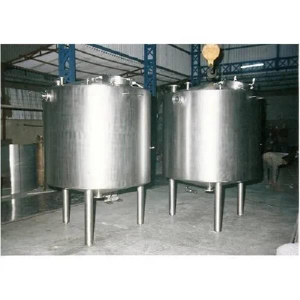 Vertical Steel Milk Storage Tanks