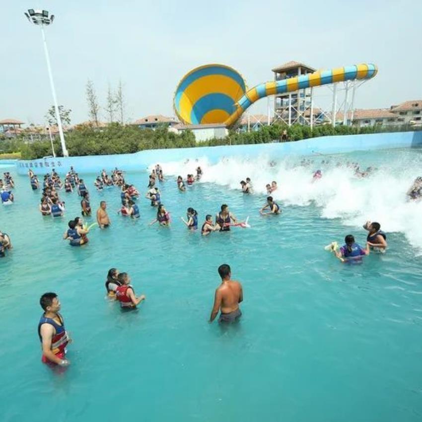 Large Wave Pool