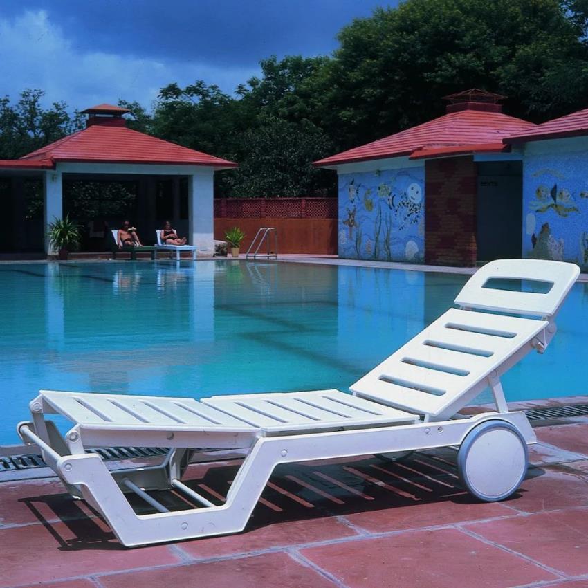 White Plastic Poolside Lounge Chair