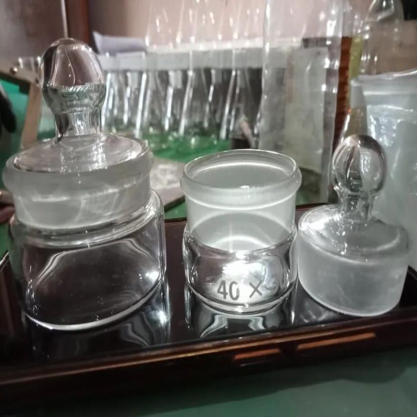 Wingh Bottle with Lid, 50-60 ml Capacity