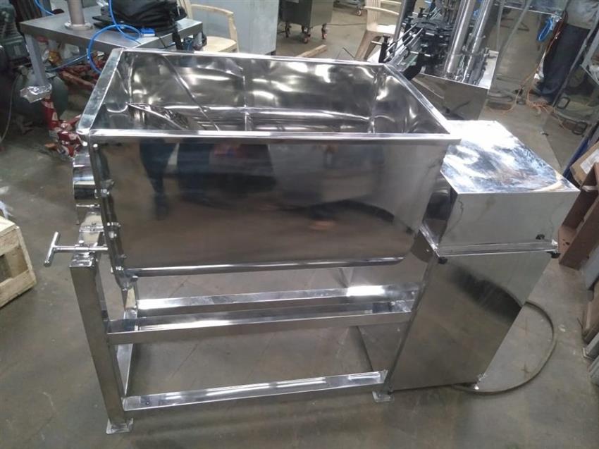 Zia Engineering U Type Mixer Blender Machine, 50-200 Kg/hour